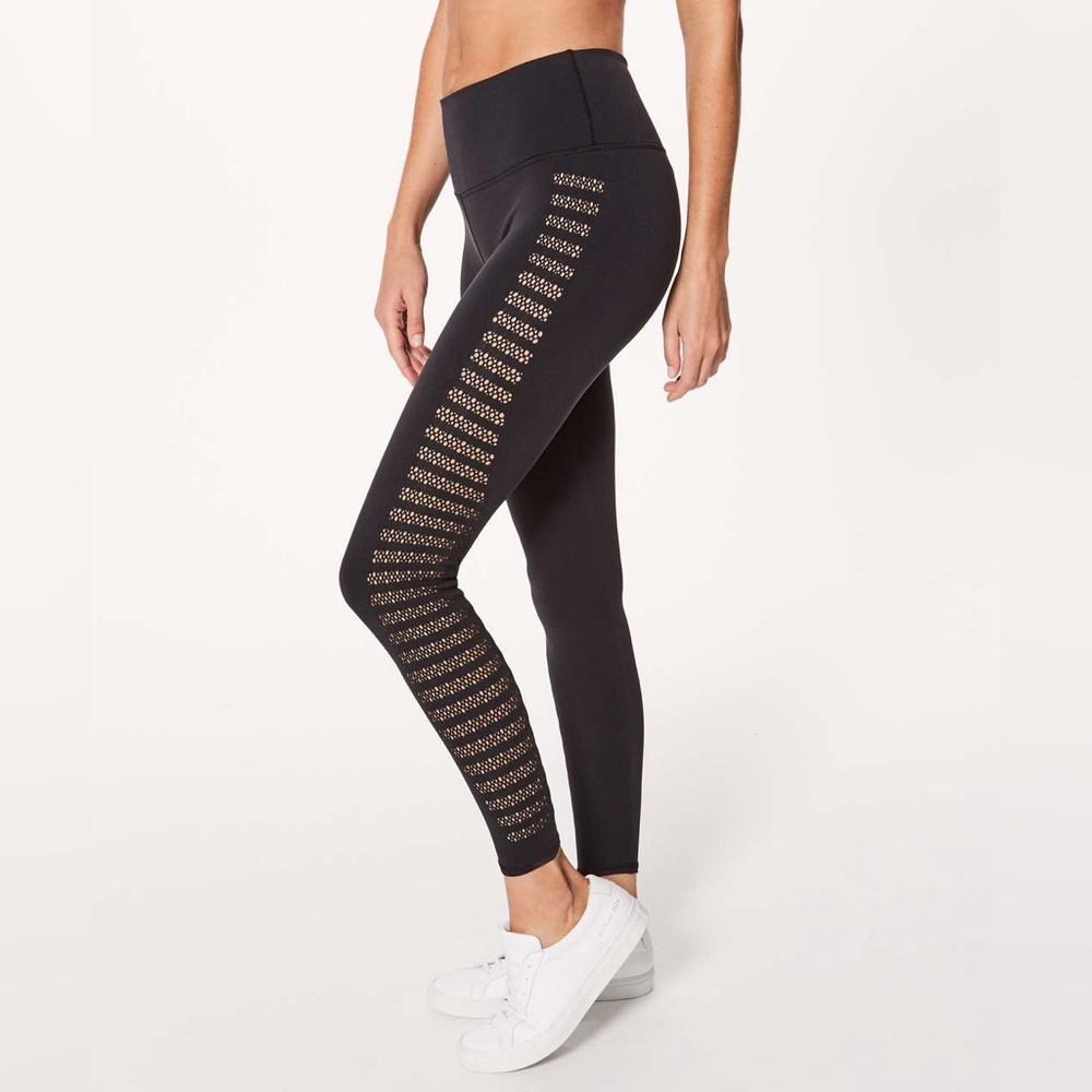 Lululemon - Reveal 7/8 Tight (Stripes 25") - 6